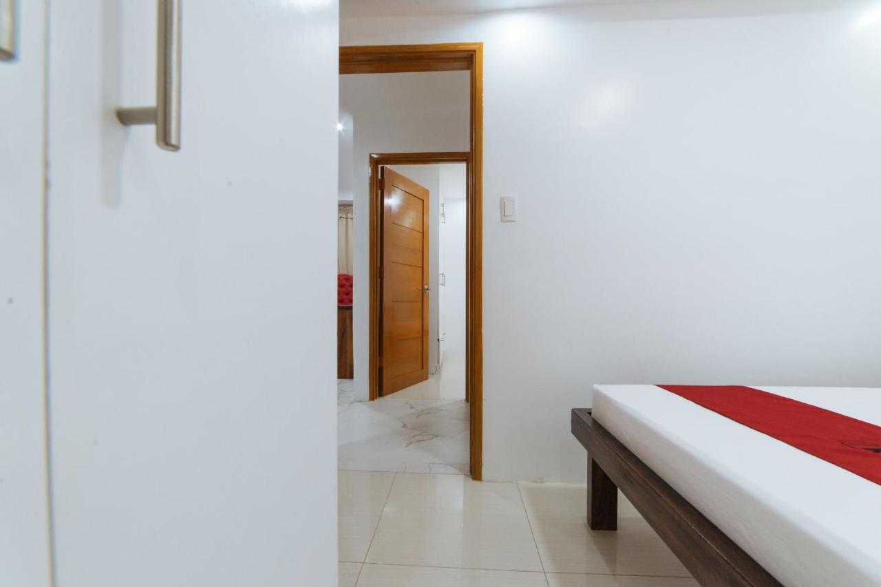 Reddoorz @ Dbuilders Bangkal Makati Hotel Manilla Buitenkant foto