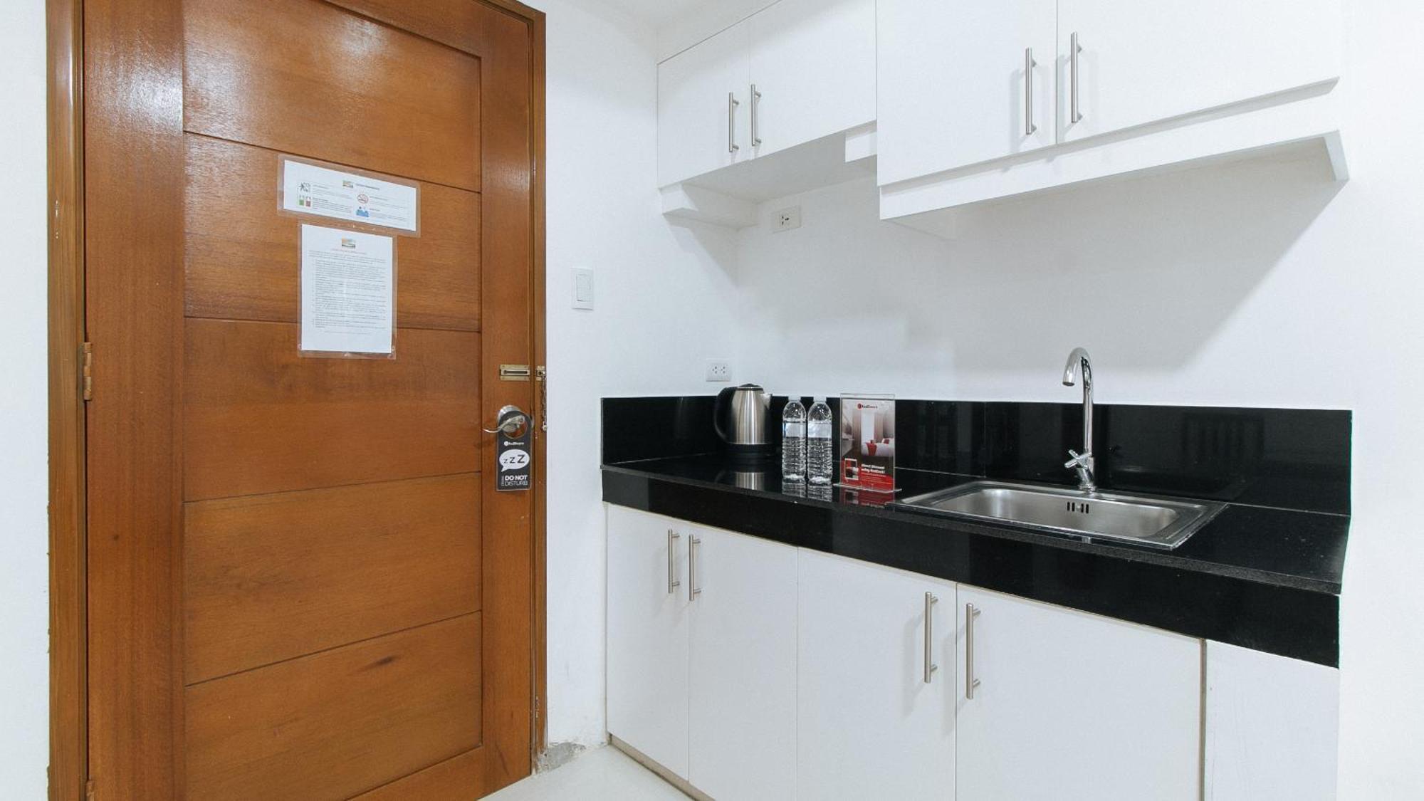 Reddoorz At Dbuilders Rooms Bangkal Makati Makati City Buitenkant foto