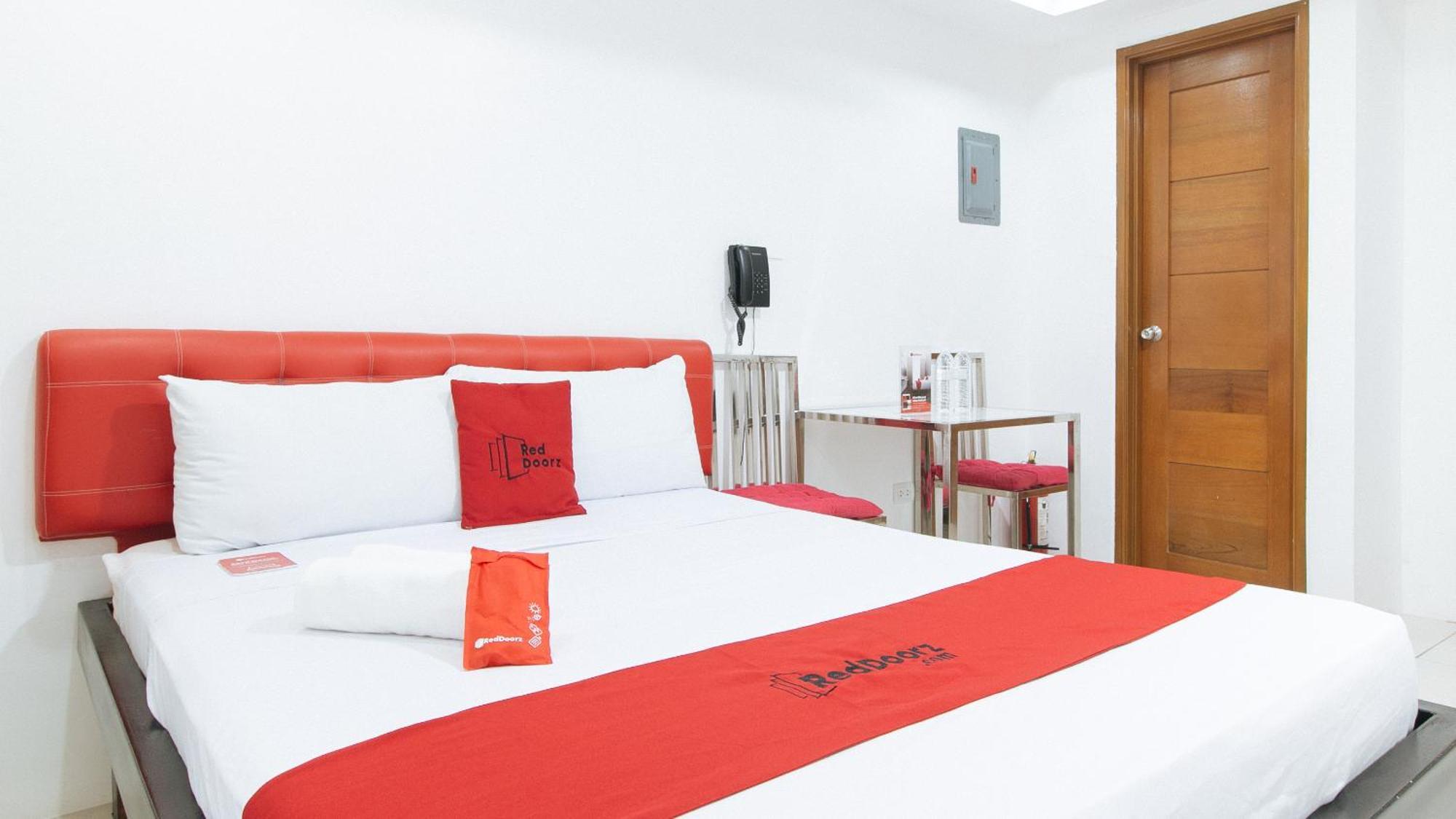 Reddoorz At Dbuilders Rooms Bangkal Makati Makati City Buitenkant foto
