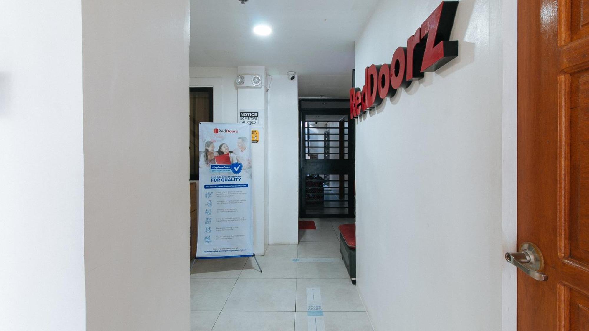 Reddoorz At Dbuilders Rooms Bangkal Makati Makati City Buitenkant foto